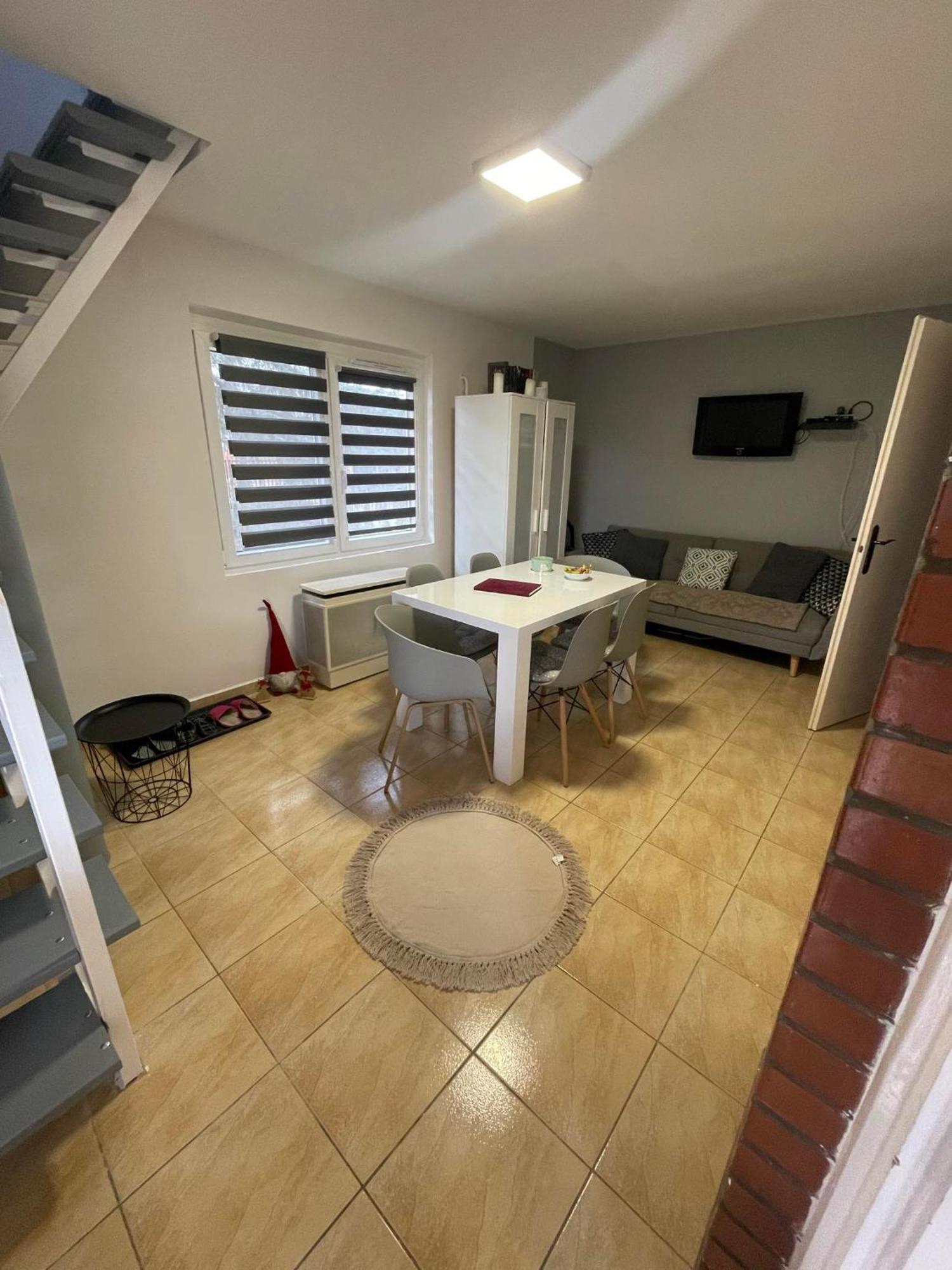 Chill Apartman Orosháza Esterno foto